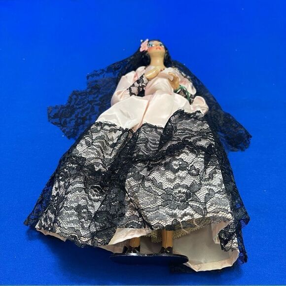 CARSELLE Flamenco Spanish Doll - Picture 6 of 9